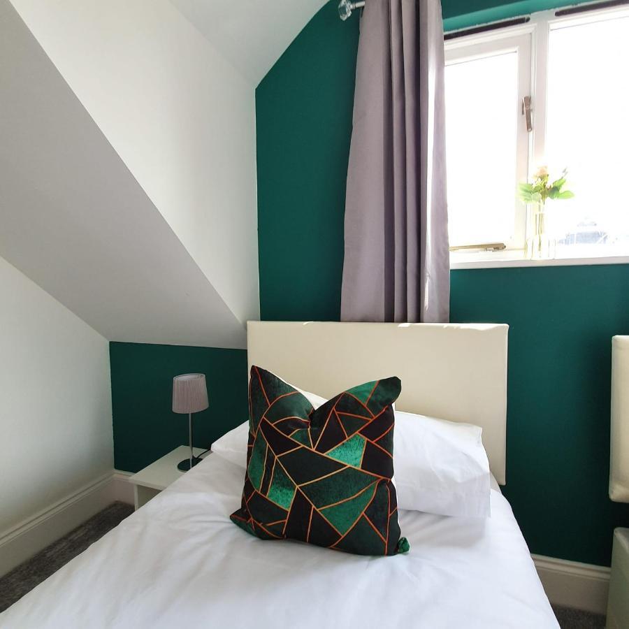 Spacious Beautiful And Warm Cottage With Parking Челмсфорд Екстер'єр фото